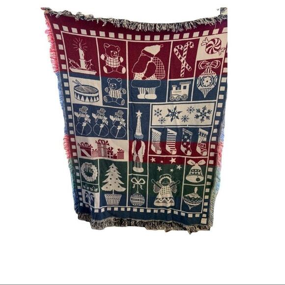 Christmas holiday woven throw blanket! Super festive! In great condition! - Picture 1 of 6